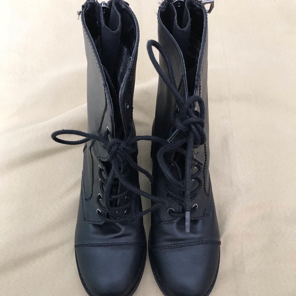 Combat boots